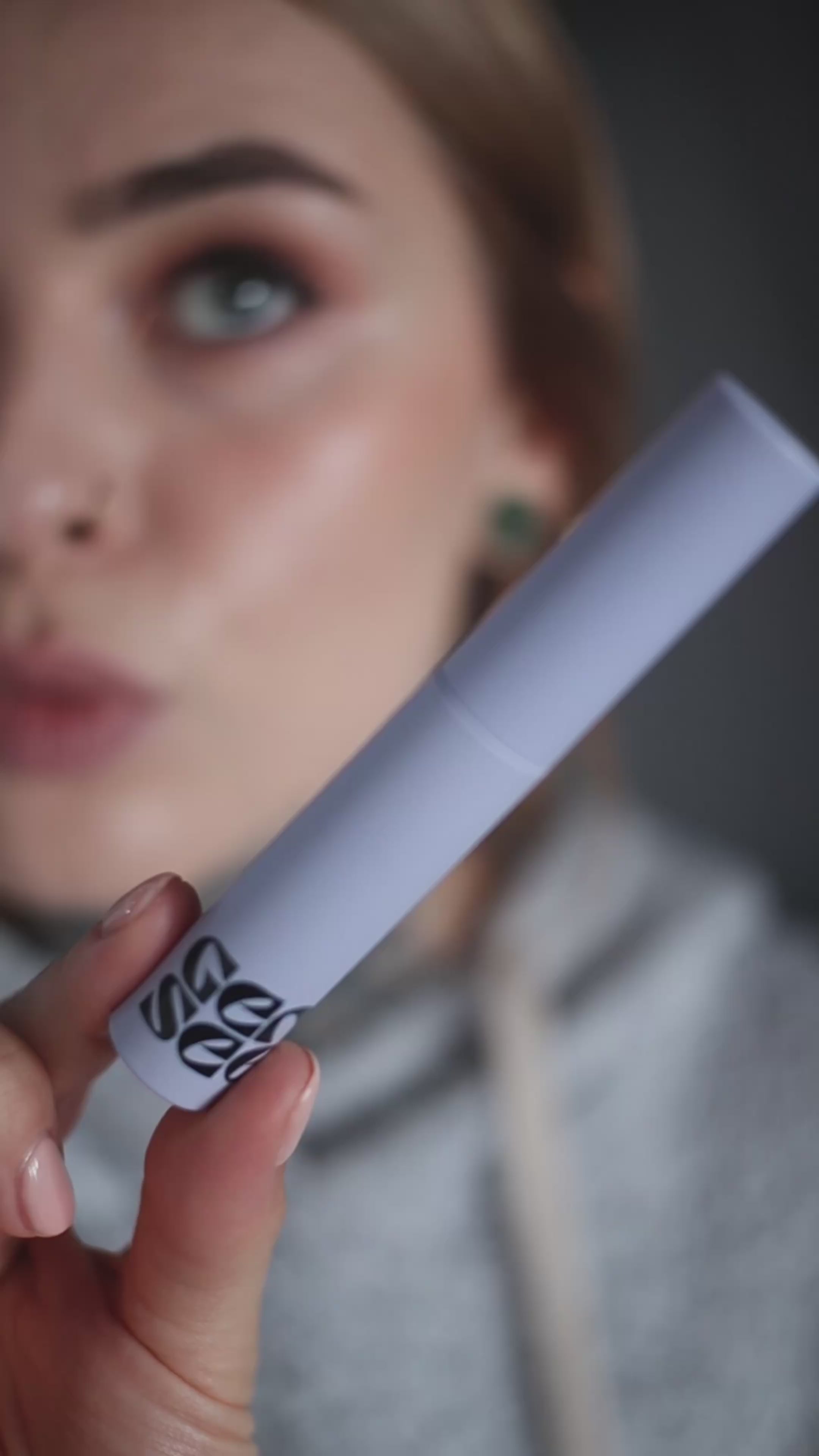 Load video: Clean Sheen Gloss Variant 1